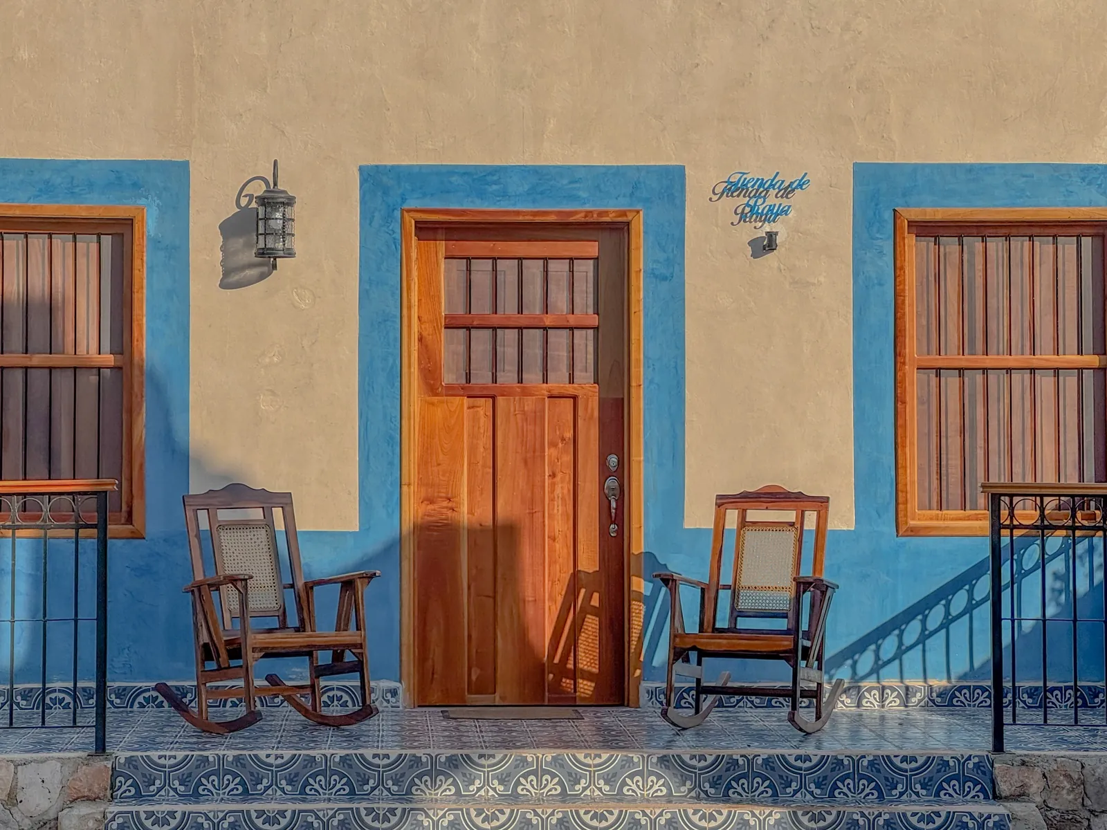 La Tienda de Raya — Facade with rocking chairs