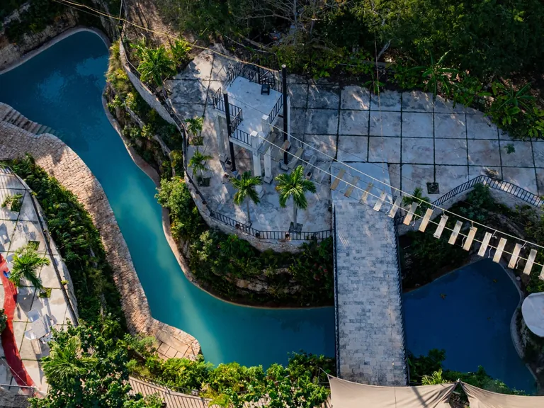 Aguas del Río Esmeralda