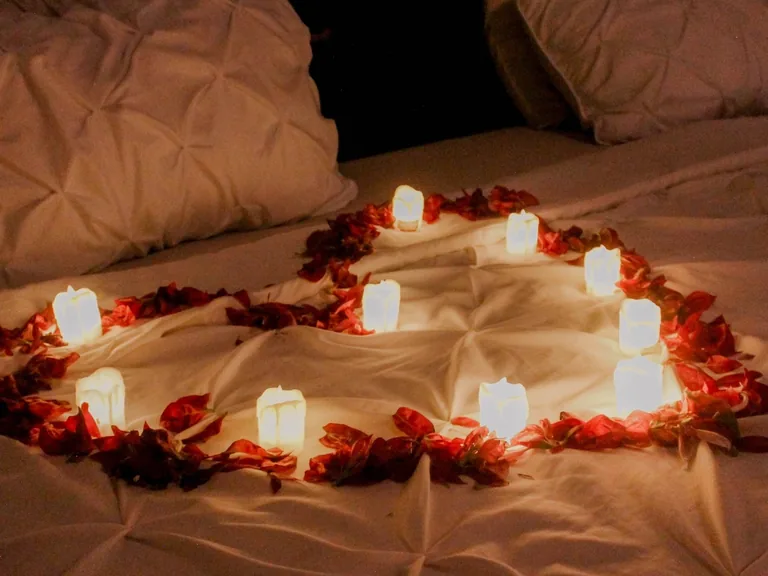 Decoración romántica en la suite