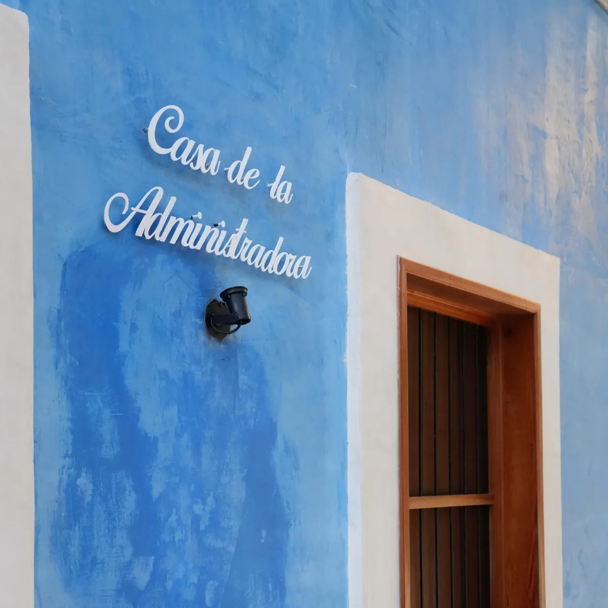 Suite — Fachada detalle